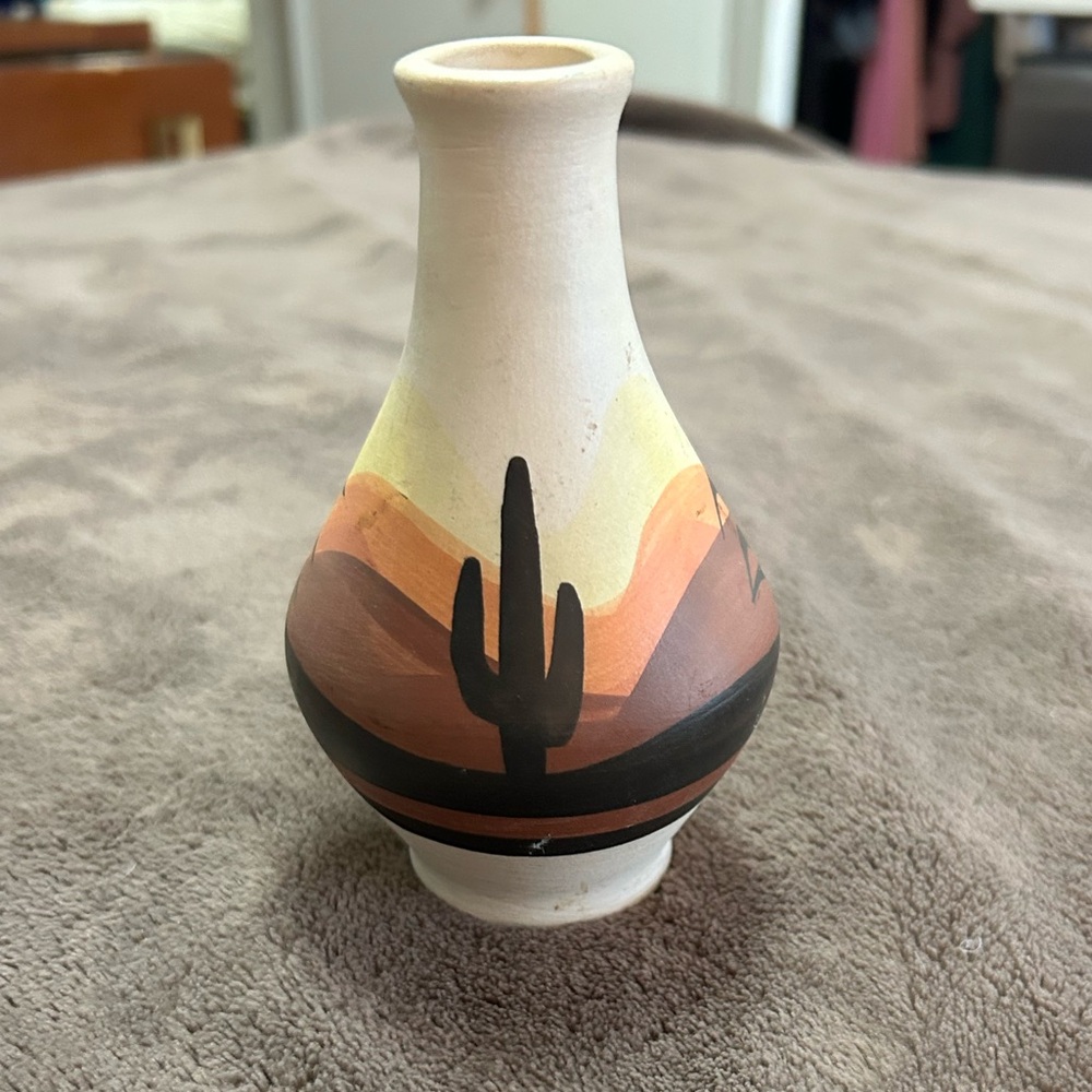 Vintage Sun Shadow Clay Brown and Cream Southwestern Accent Vase
